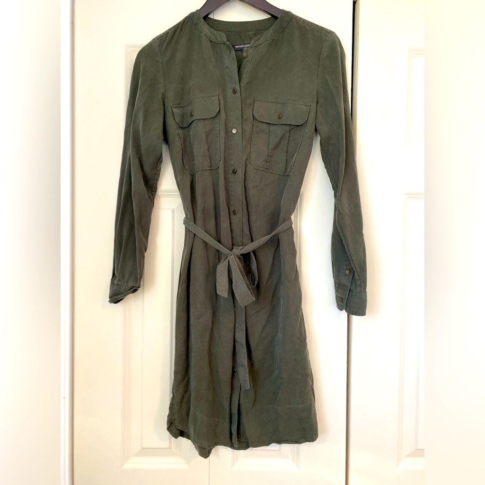 Banana Republic Button Down Dress